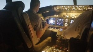 Полёт на Boeing 737 800.Взлёт, посадка в аэропорту Бангкока.