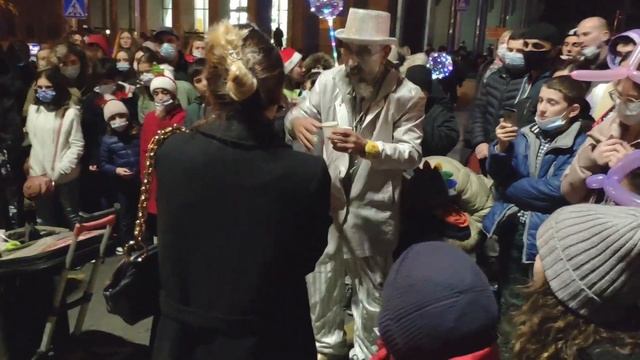 Фокусник на открытии Главной ёлки в Грузии 2021 22г смотреть онлайн