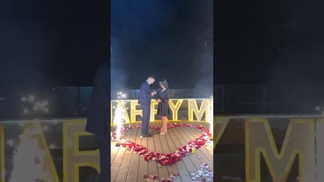 Идеальное предложение руки и сердца / The perfect marriage proposal / MARRY MY / I SAY YES 😍🥹💕 смотреть онлайн