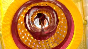 Рома и Диана Рома и Диана развлекаются с папой