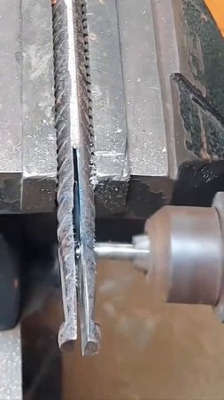 Залипательное видео с обработкой металла