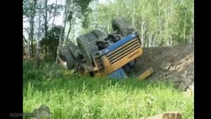 Смешные приколы на дорогах 2017  Идиоты на дорогах  Лучшие приколы на дорогах