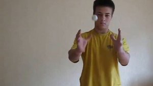 Фокус с теннисным мячиком.