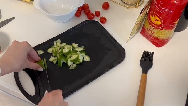 Vkysnogotovim 🧑🍳 Готовим дома освежающий салат и индюшатина с рожком — идеальный дуэт!