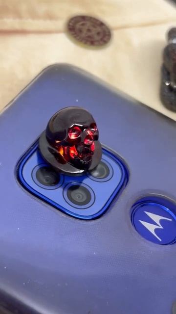 Череп из граната - работа ювелирной студии Jewellery Pudra смотреть онлайн