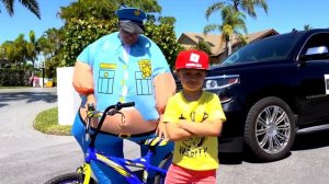 Диана и Рома Диана и Рома катаются на велосипедах - Полицейское приключение!