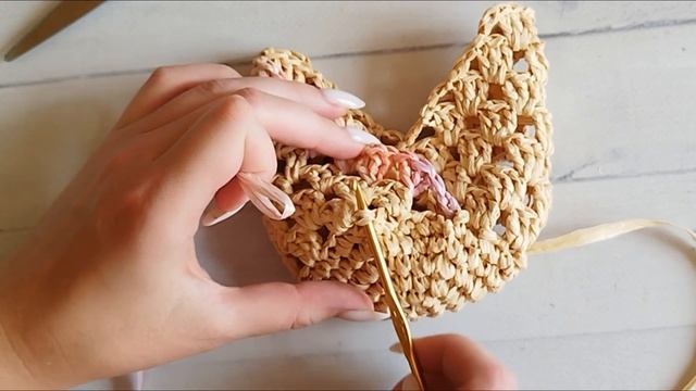 Сумка из рафии крючком (ч.4) | Crochet Bag Pattern (Part 4) смотреть онлайн