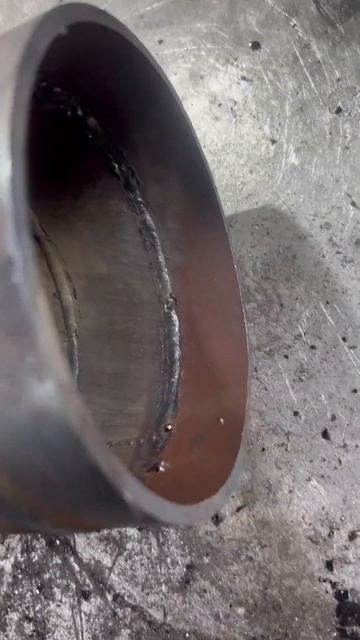 Дуговая сварка трубы под просвет. Внутренний корень смотреть онлайн