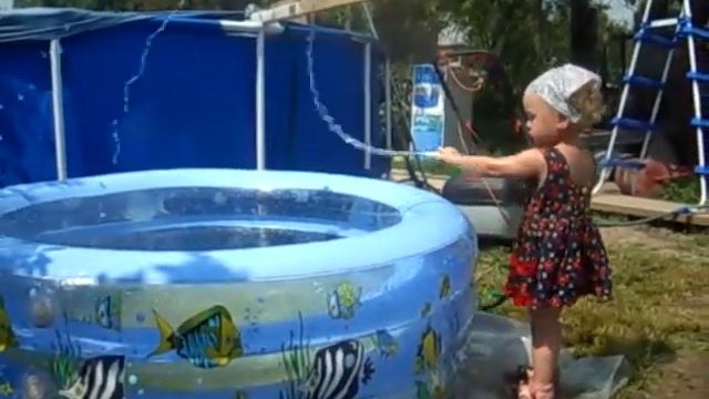 Оля наливает бассейн смотреть онлайн