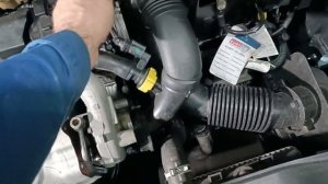 Замена клапанной крышки Peugeot 308 1,6 DV6