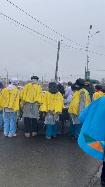 Масленица , пекут блины ! смотреть онлайн