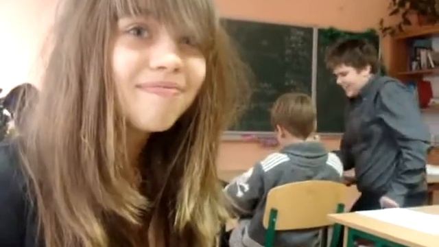 Прикольная девочка смотреть онлайн