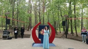 И превратились в белых журавлей......