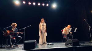 "Огонёк", вокал - Мария Лисицына, гитара - Михаил Спичков, труба - Михаил Горячкин