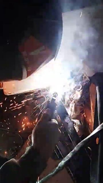 Варим сварочным аппаратом MIG/MMA 200A от DNESTR смотреть онлайн