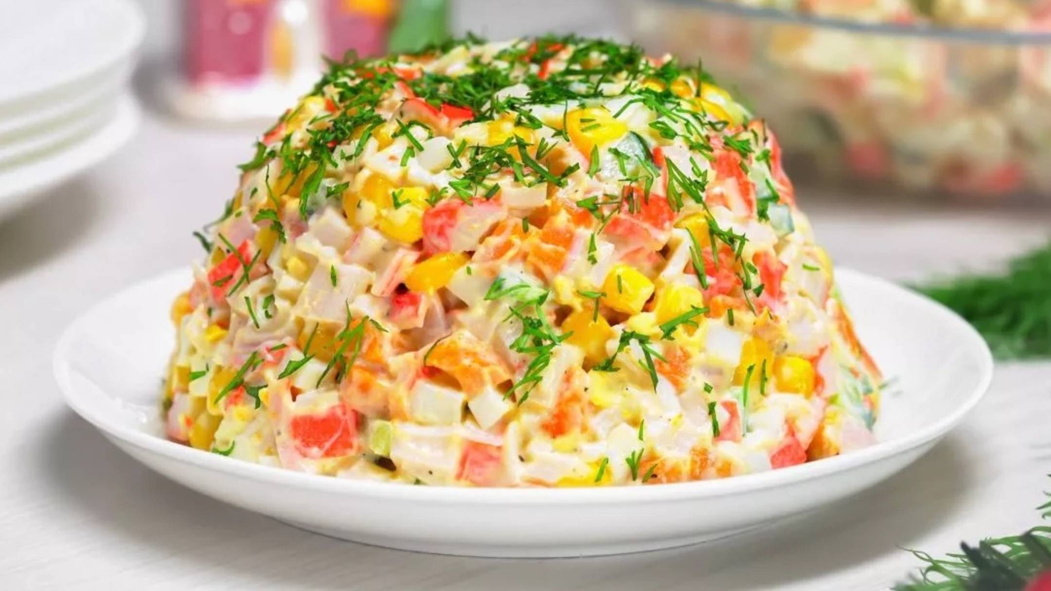 КРАБОВЫЙ САЛАТ классический. Как приготовить вкусный салат с крабовыми палочками. Простой рецепт