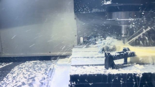 Снятие фаски на фрезерном станке с ЧПУ смотреть онлайн