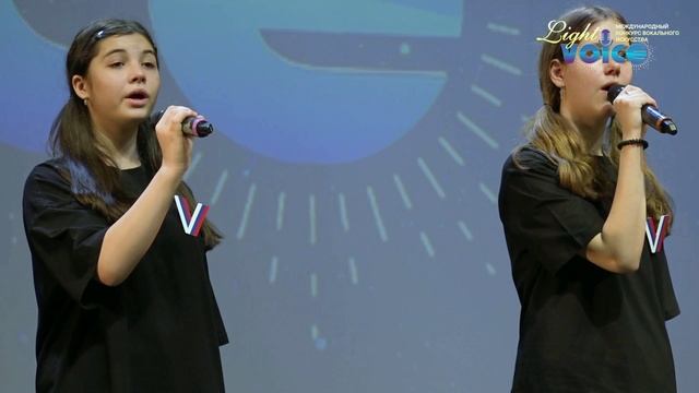 Белые панамки
