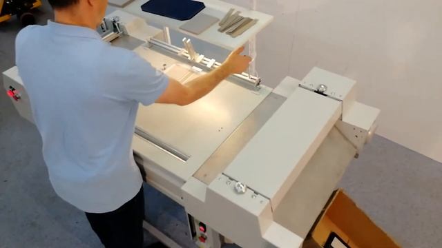 Крышкоделательная машина Гимназист производство дипломов, папок, переплетных крышек