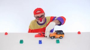 КЛОУН ДИМА - Джип эвакуатор и игрушечная машинка - смешное видео для детей - мультики про машинки