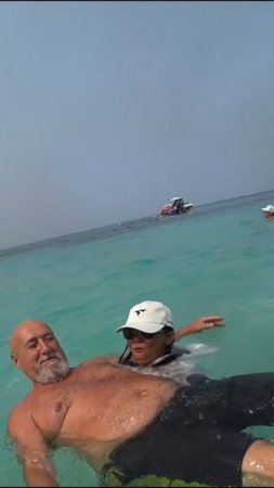 Паттайя. Таечка прикалывается.