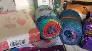 Неожиданные подарки от подруг