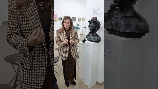 Медуза Горгона скульптора Лариной