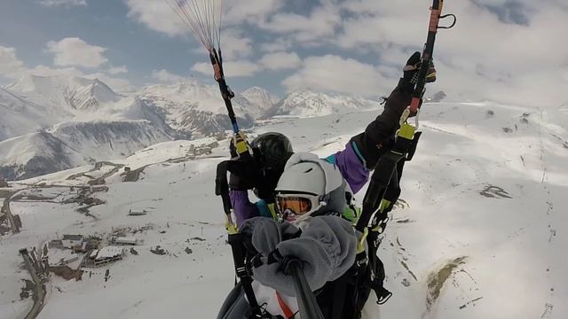 Полет Ники на параплане. Часть 3. Гудаури 2017. смотреть онлайн