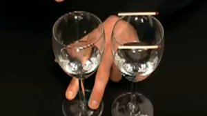 Барный Трюк со Спичками и Бокалом