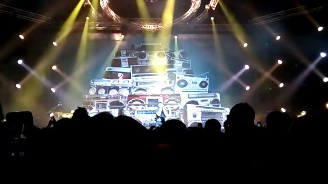 Бумбокс - Голий король | Киев, Дворец спорта, 18.11.2017 смотреть онлайн