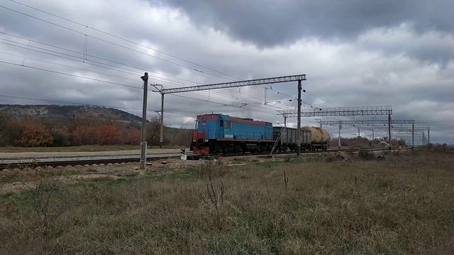 Тепловоз ТЭМ15-064 с вагонами смотреть онлайн