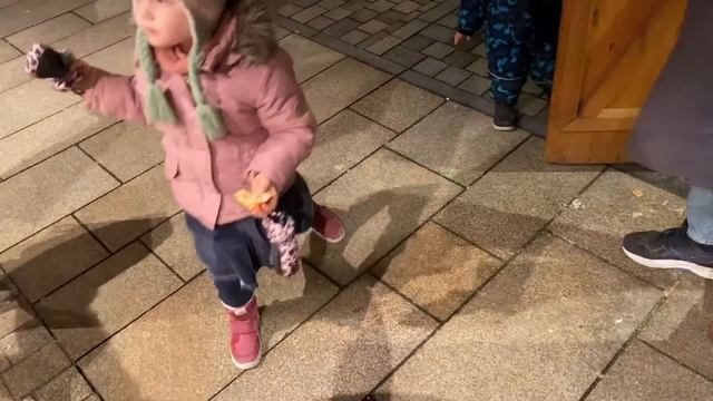 Пережила ужас , потеряла ребёнка на ярмарке / вяжу сама мочалки / ярмарка в Германии смотреть онлайн