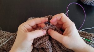 ПРОСТОЙ СПОСОБ ОБВЯЗКИ ПРОЙМЫ РУКАВА ДЛЯ ЖИЛЕТОК/БЕЗР