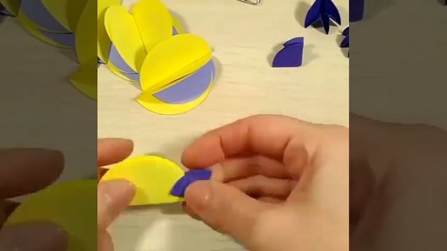 Шикарные цветочки 🏵️ из кружочки бумаги 🏵️ смотреть онлайн