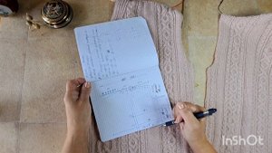 Кардиган с аранами. Спущенное плечо, вяжу снизу вверх