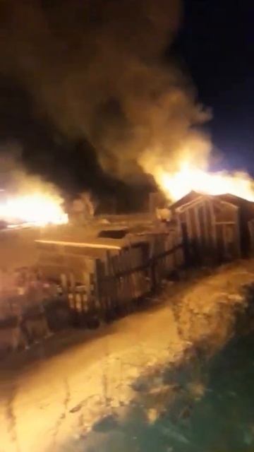 В Охе сгорело 4 дома смотреть онлайн