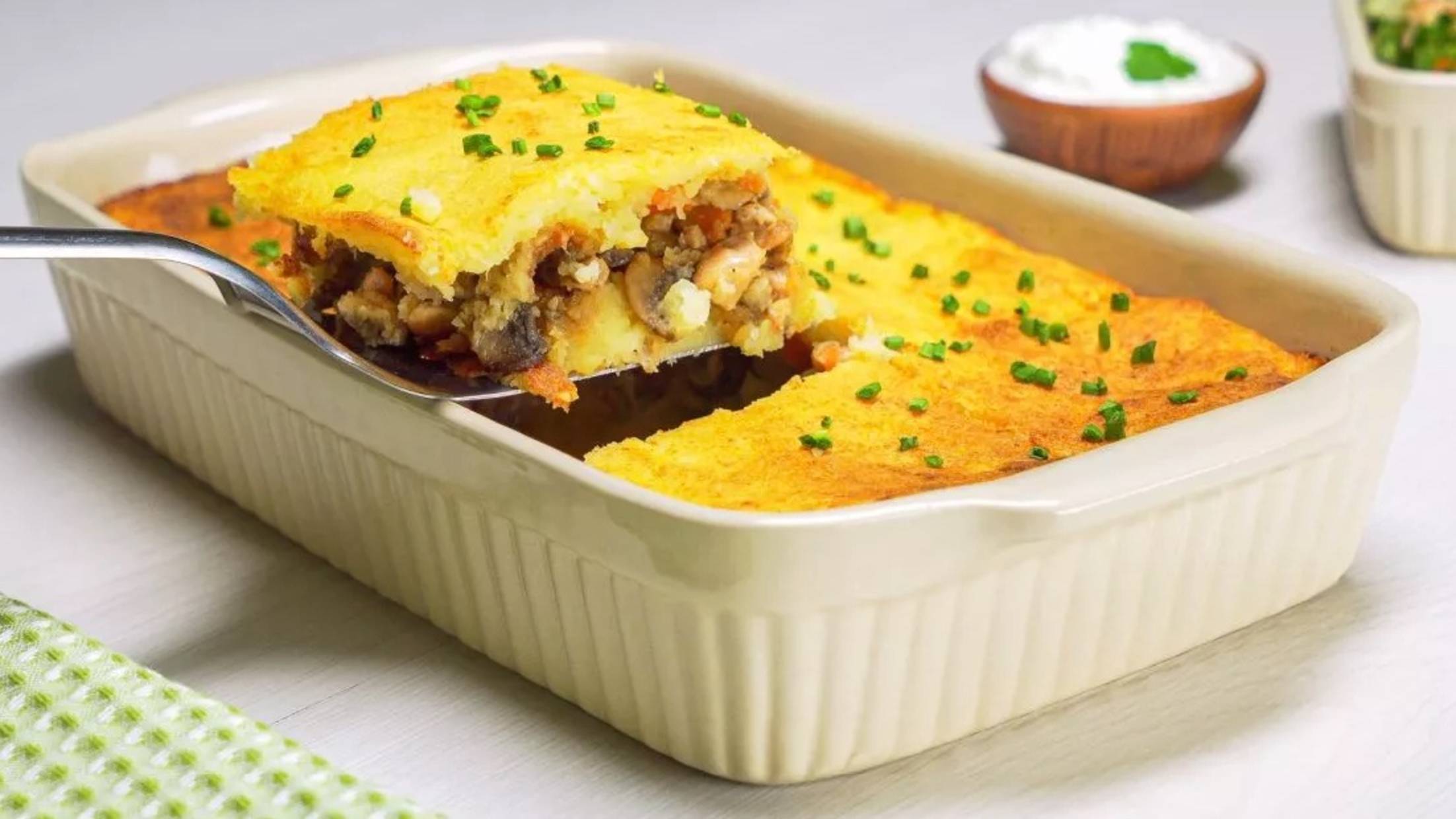 Вкусная КАРТОФЕЛЬНАЯ ЗАПЕКАНКА С КУРИЦЕЙ И ГРИБАМИ. Приготовить просто! Рецепт от Всегда Вкусно! смотреть онлайн