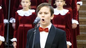 "Заветная высь" Е.Птичкин/Е.Карелов из к/ф "Два капитана". Солист Алексей Розов (13 лет).
