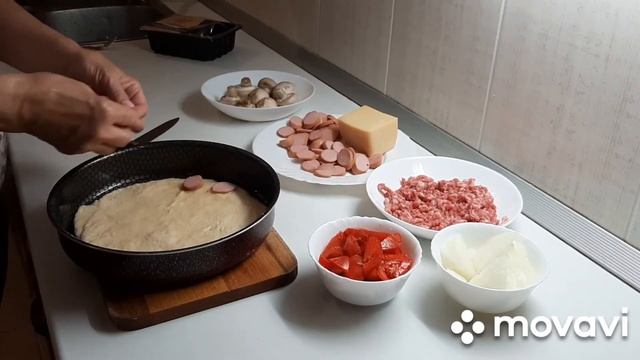 Обед-семейный и сытный. Такой должна быть домашняя пицца