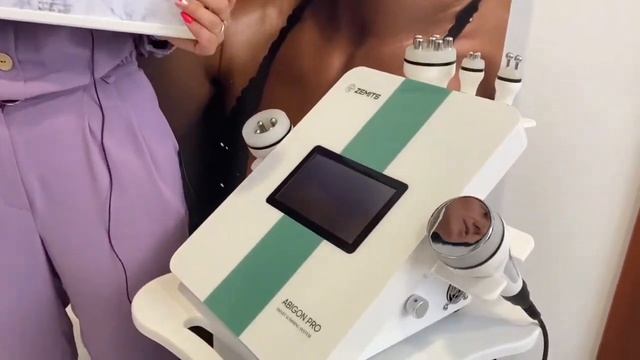 Відгук на апарат кавітації та вакуумного масажу з RF ліфтингом Zemits Abigon Pro смотреть онлайн