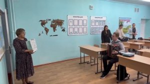 Есть красивая одна девушка на земле на баяне #красивая