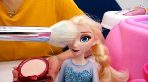 Сказочный патруль, Барби и Эльза в детском садике. Игры в куклы для девочек