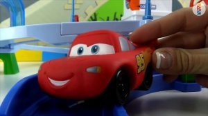 Видео для маленьких про Молнию Маквина. Высоко - низко