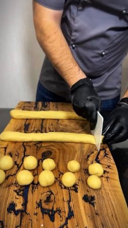 Хрустящие колобки из сгущенки 😍
 Эти колобки настоящий билет в прошлое 🔥