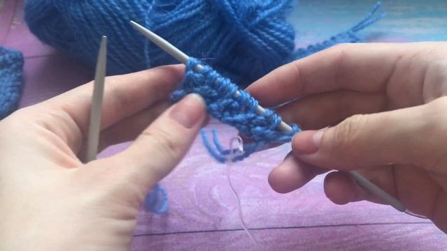 КАК СВЯЗАТЬ РЕЗИНКУ 1x1 И 2x2 СПИЦАМИ? // УЗОР СПИЦАМИ смотреть онлайн