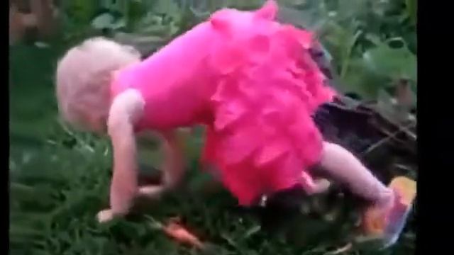 Маленькая девочка матерится видео приколы с детьми онлайн Смешные приколы с детьми1