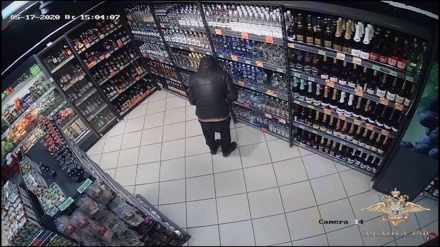 Грабитель с ножом напал на продавцов в Калининграде смотреть онлайн