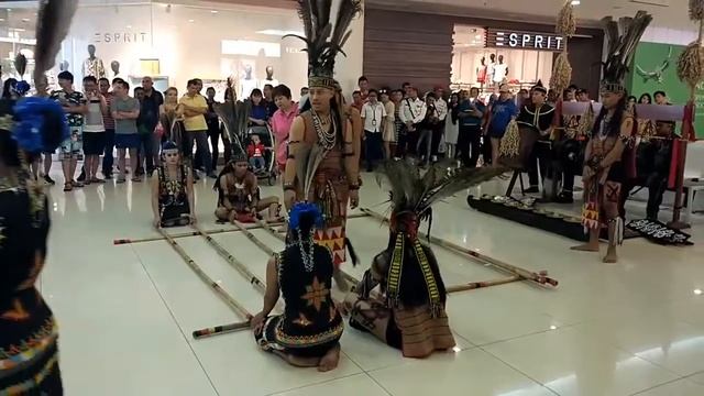 Малайзия, народные танцы Кота Кинабалу в моем исполнении)) смотреть онлайн