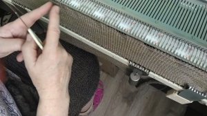 Вяжем балаклаву легко и просто. Часть 2. Интересным способом. На любой вязальной машине