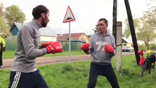 Где два дурака дерутся там третий смотрит